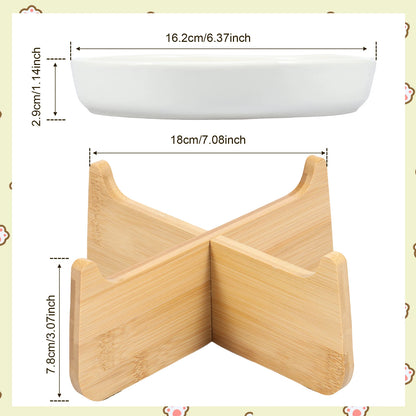 Dimensions de la gamelle anti-glouton : bol de 16,2 x 2,9 cm, support en bois de 18 cm de large et 7,8 cm de haut