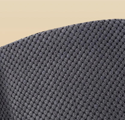 Escalier en mousse pour chat : gros plan sur le tissu gris texturé qui habille les marches
