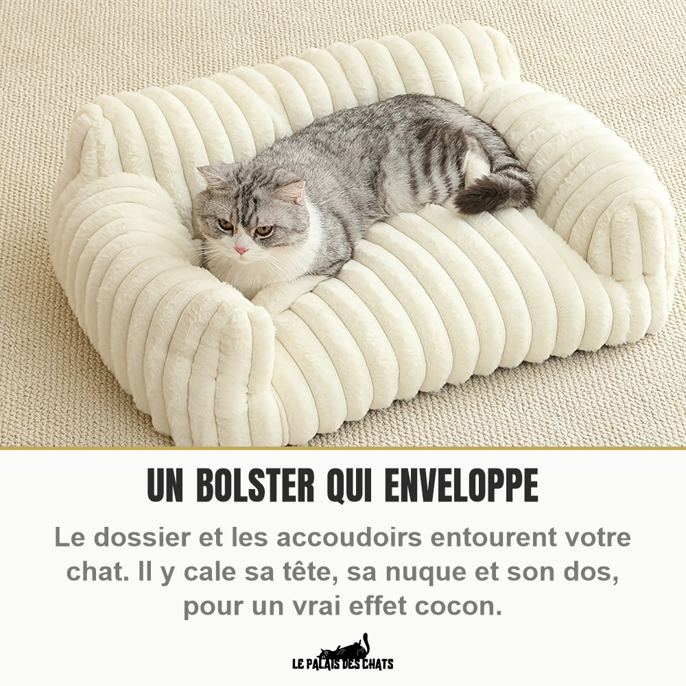 Canapé pour chat Royal Sofa crème, dossier et accoudoirs bolster qui enveloppent le chat