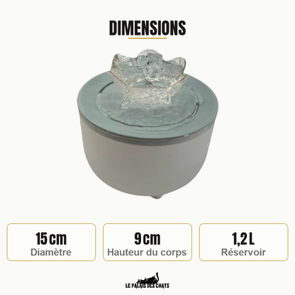 Dimensions de la fontaine à eau pour chat : 15 cm de diamètre, 9 cm de hauteur de corps, 1,2 L