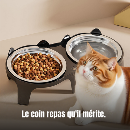 Chat près de sa gamelle double surélevée Le Duo Royal Félin